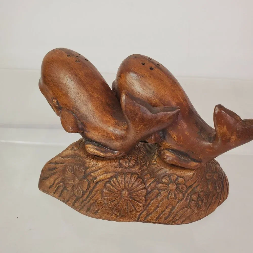 Vintage‎ Treasure Craft Salt Pepper Shaker SeaWorld Whales Orca Ceramic Wood HN